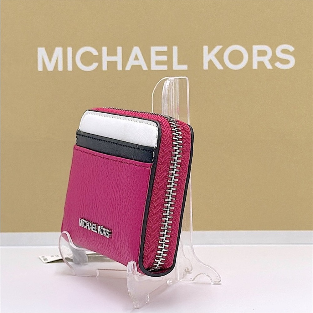 Michael Kors Jet Set Travel Medium Color-Block Wallet
DRAGONFRUIT MULTI
NWT - Picture 4 of 12